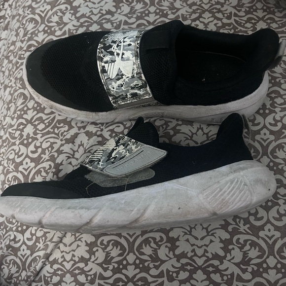 Boys' Flash Print Slip-On Running Shoes - Picture 5 of 5